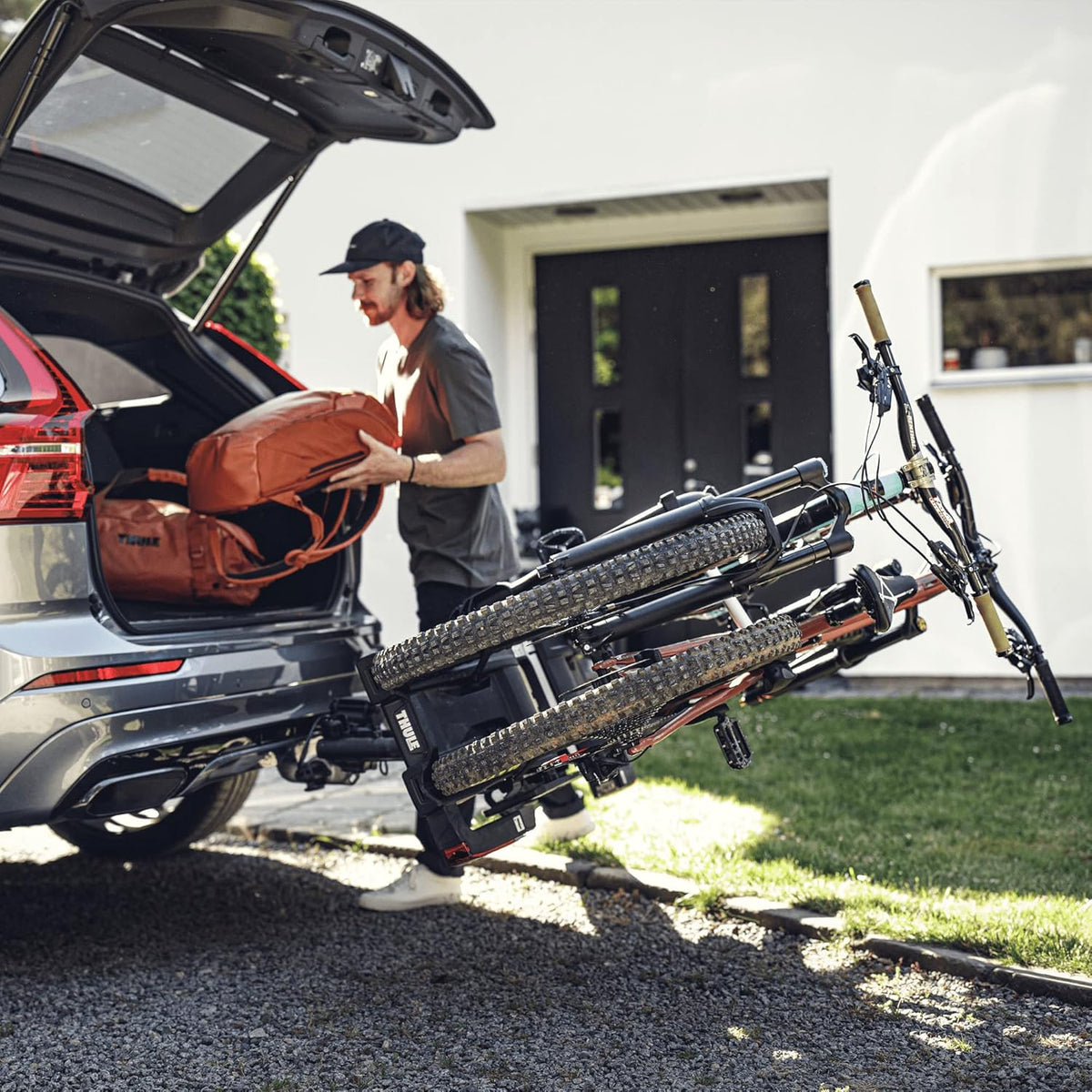 2 Bikes L3934