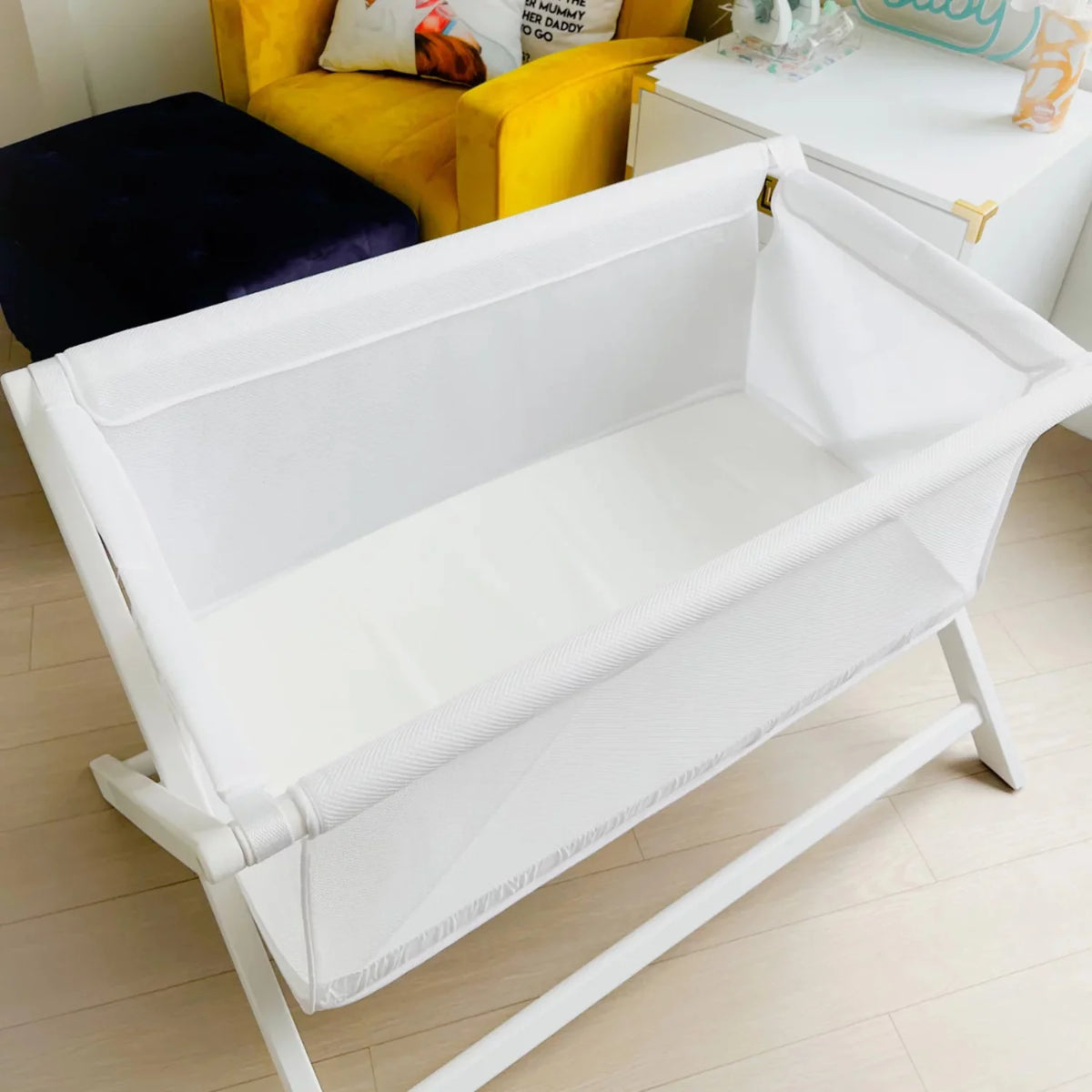 White Breathable Mesh Portable Sleeper J2823