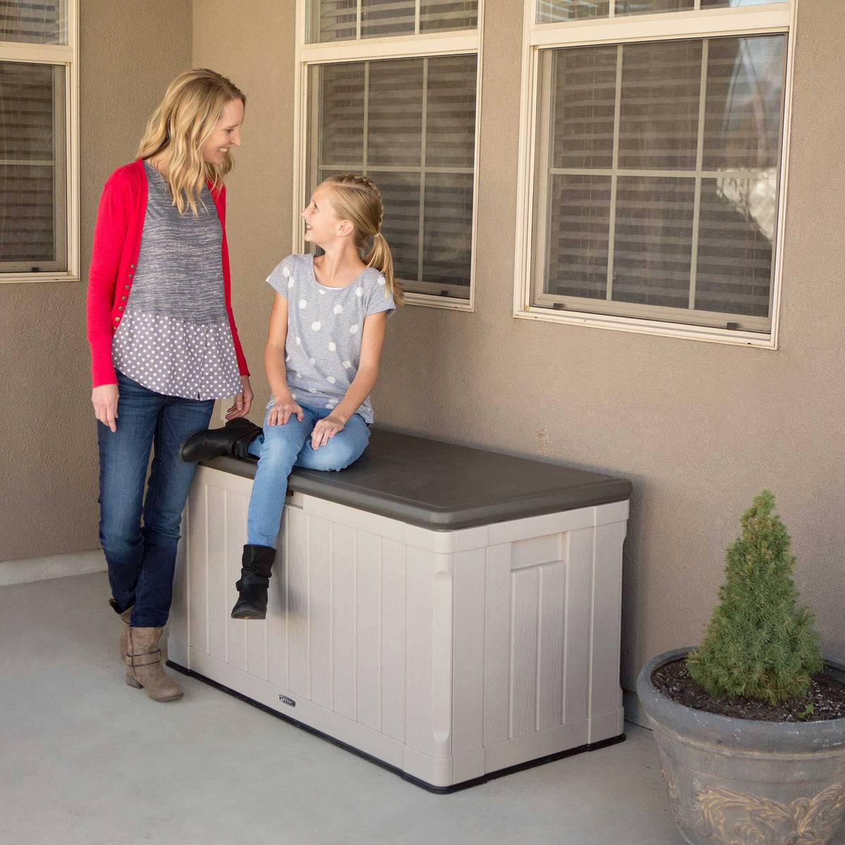 Heavy-Duty 116 Gallon Plastic Deck Box V3167