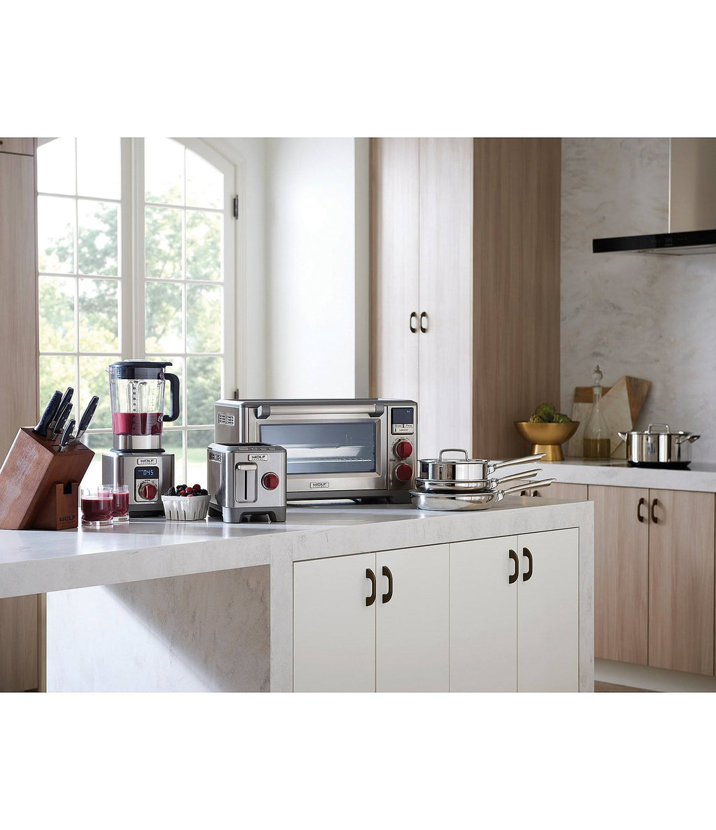 Countertop Oven with Red Knobs Y525