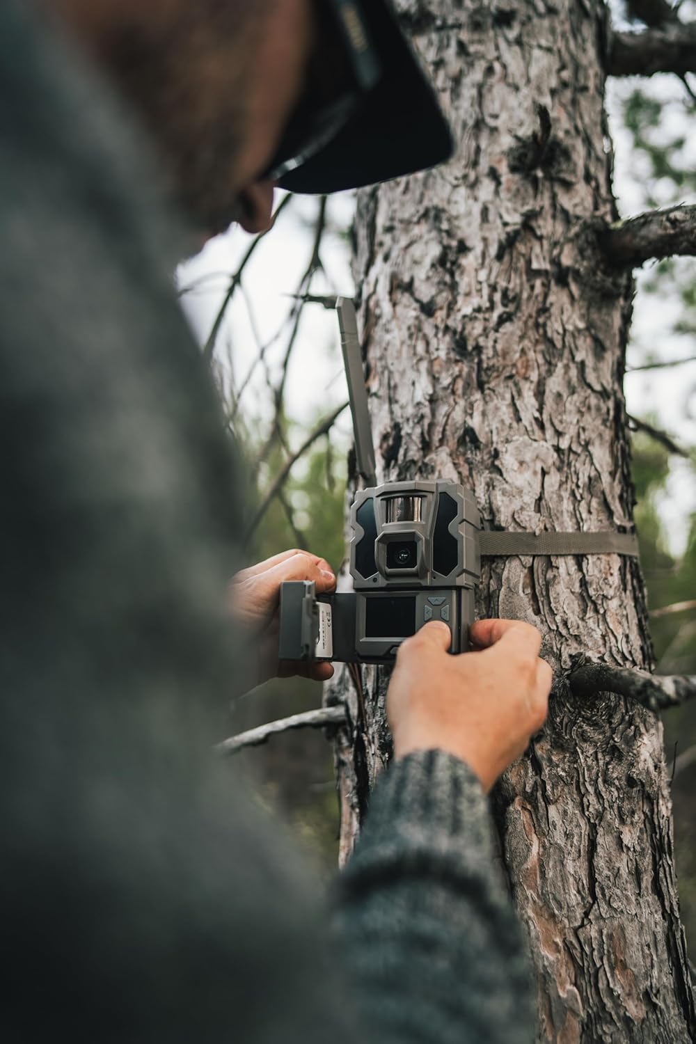 Cellular Trail Camera with Solar Panel and 32GB SD Card W2604