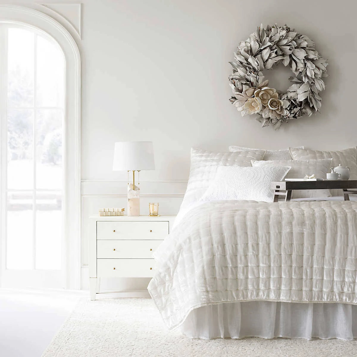Dove White Velvet Quilt Full/Queen K432