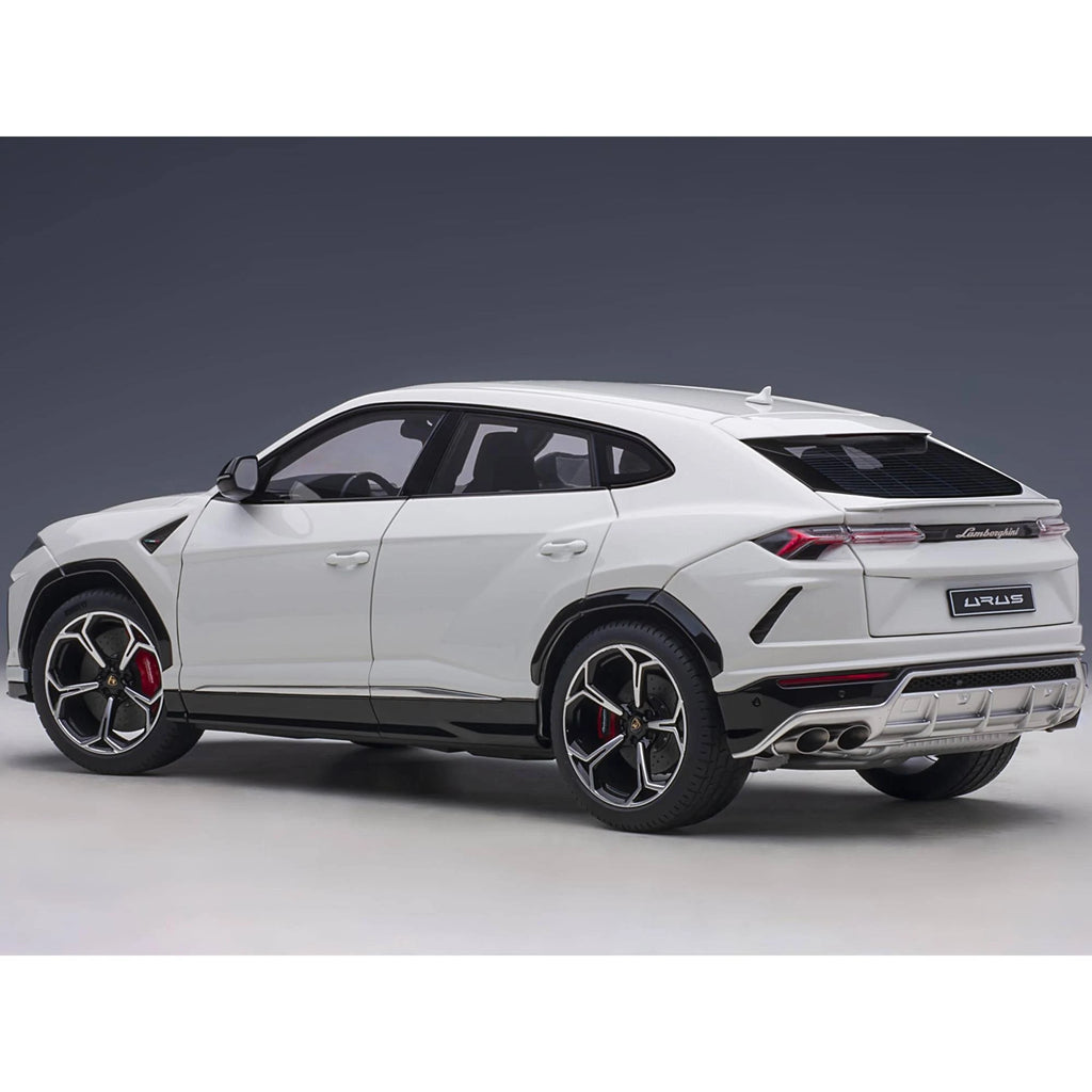 1/18 White Metallic Model Car L3378