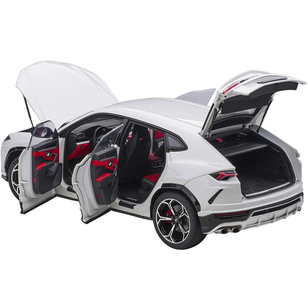1/18 White Metallic Model Car L3378